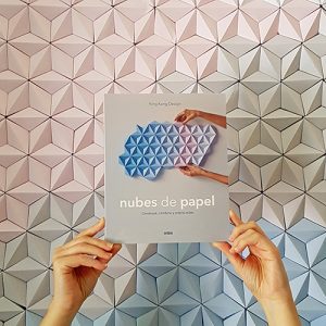 NUBES DE PAPEL