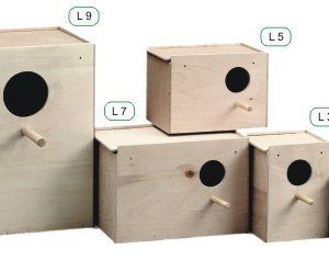 Nido de madera para crías de carolinas y loros pequeños L7 med. 24x17x17cms